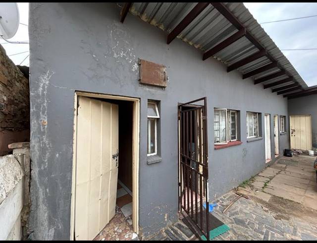 14 BEDROOM HOUSE FOR SALE IN TURFFONTEIN